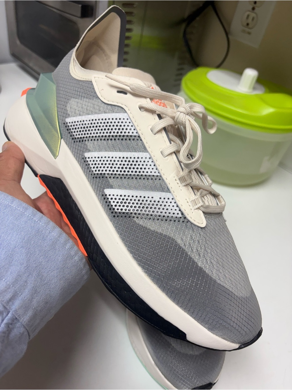 New adidas Avryn Men's Low Top Running Sneakers Gray/White Solid size 8.5